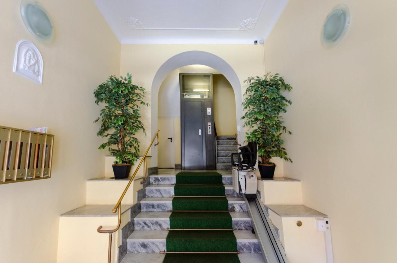 Joivy Spacious Family Apt For 4, In Carignano, Génova Exterior foto